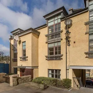 Next To The Palace And Royal Mile With Parking Apartment Edinburgh