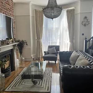 Beautiful Seaview 2 Bedroom Apartment Brighton